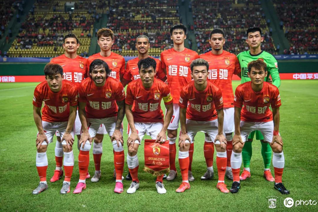 ولفرهامبتون وليفربول مباشرمواجهة مثيرة في الدوري الإنجليزي