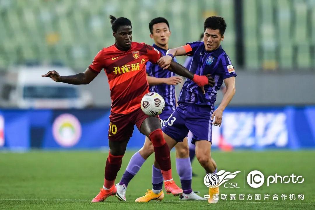 ولفرهامبتون وليفربول مباشرمواجهة مثيرة في الدوري الإنجليزي